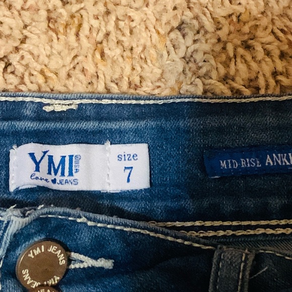 Distressed jeans - Picture 4 of 4